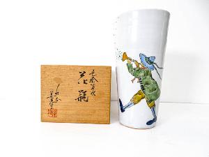 【道具】 九谷焼 美恵子作 色絵笛吹花瓶 （共箱入り）